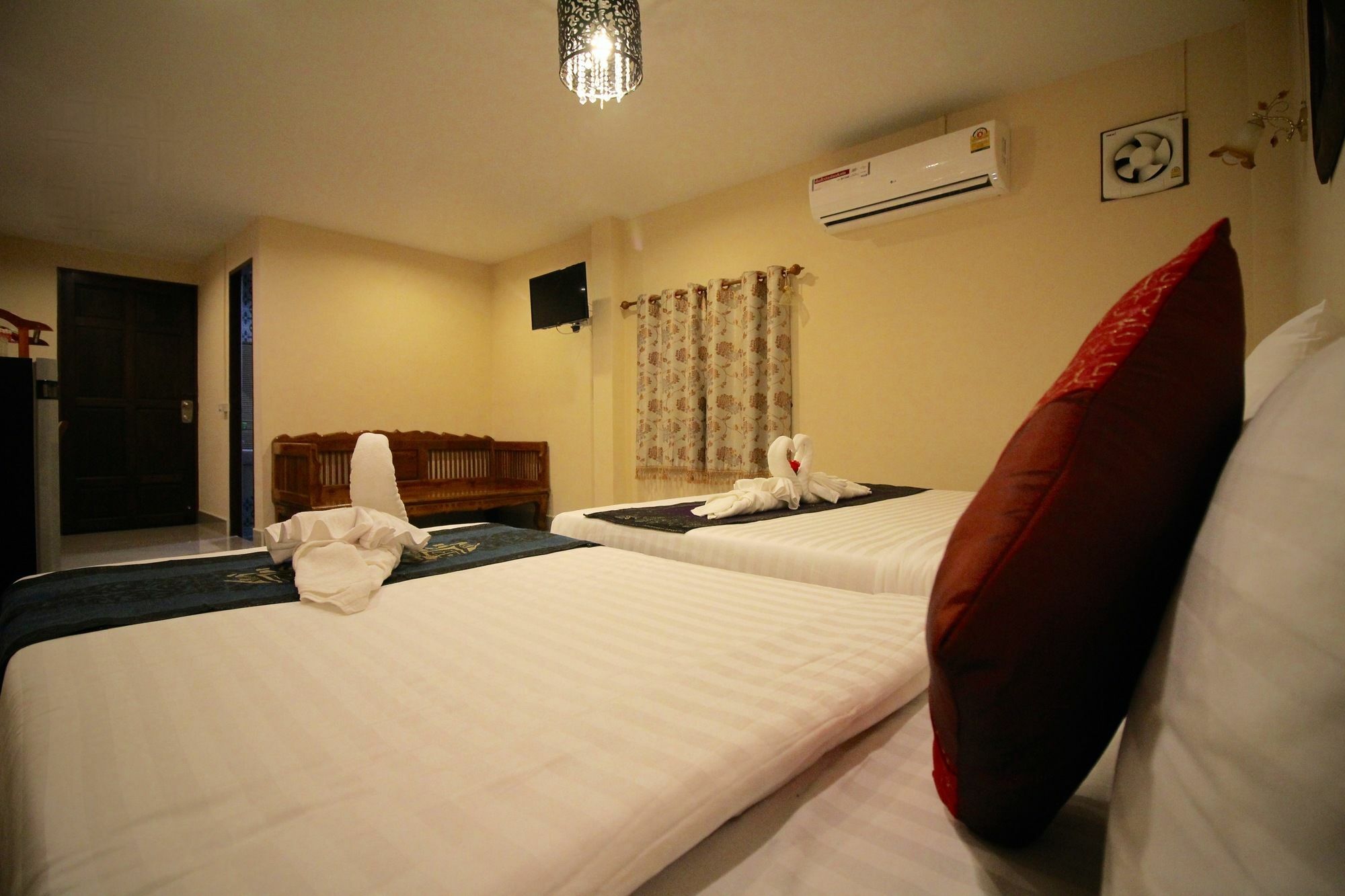 Sri Siam Resort Kanchanaburi Exterior foto